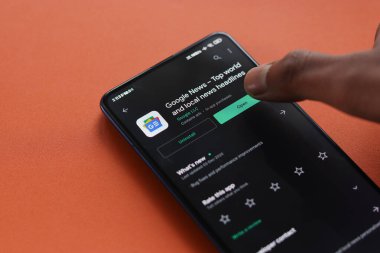 Assam, Hindistan - 31 Ocak 2021: Telefon ekranı görüntüsünde Google haber logosu.