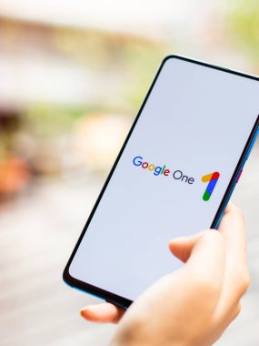 Assam, Hindistan - 15 Ocak 2020: Google Telefon ekranındaki bir logo.