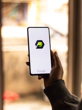 Assam, Hindistan - 31 Ocak 2021: Telefon ekranı görüntüsünde Google Primer logosu.