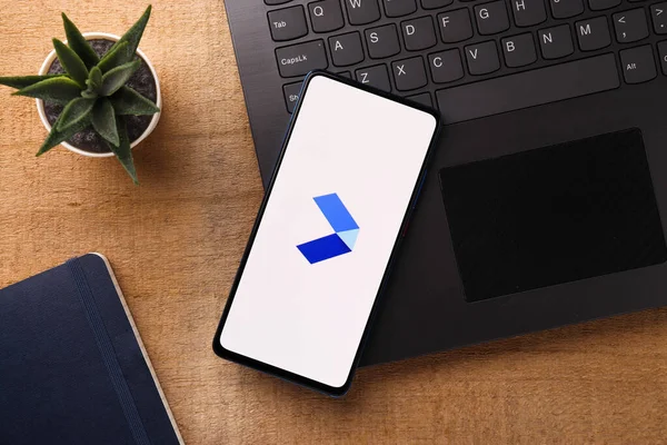 Assam, Hindistan - 31 Ocak 2021: Telefon ekranı görüntüsünde Google Ölçüm logosu.