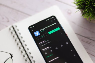 Assam, Hindistan - 31 Ocak 2021: Telefon ekranı görüntüsünde Google Ödül logosu.