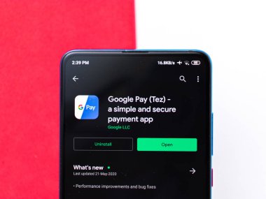 Assam, Hindistan - 15 Ocak 2020: Telefon ekranında Gpay logosu.