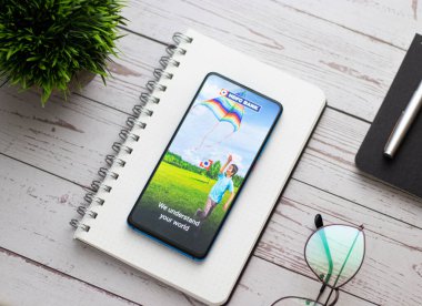 Assam, Hindistan - 18 Temmuz 2020: HDFC logosu Hindistan 'ın en büyük bankası.