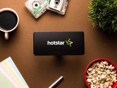 Hotstar mobil uygulama logosu. Stoklar için çekilen bir video yayın servisi. Pazar, 20 Nisan 2020, Assam, Hindistan.