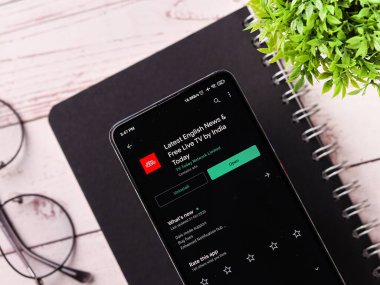 Assam, Hindistan - 29 Kasım 2020: Bugün Hindistan telefon ekranı görüntüsü logosu.