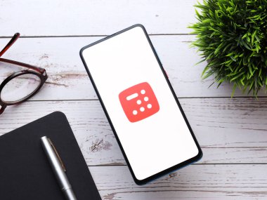 Assam, Hindistan - 10 Nisan 2021: Telefon ekranı görüntüsünde Inshot logosu.