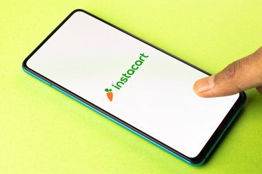 Assam, Hindistan - 19 Nisan 2021: Telefon ekranı görüntüsünde logo yerleştirme.