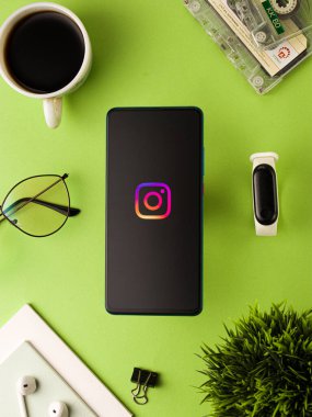 Batı Bangal, Hindistan - 28 Eylül 2021: Telefon ekranında Instagram logosu.