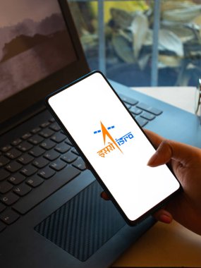 Assam, Hindistan - 20 Aralık 2020: Hindistan Uzay Araştırma Örgütü (ISRO) logosu.