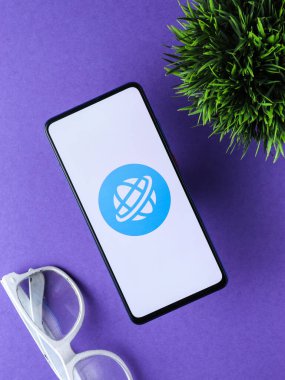 Assam, Hindistan - 28 Temmuz 2020: Jiobrowser hızlı ve güvenli bir Hint web tarayıcısı.