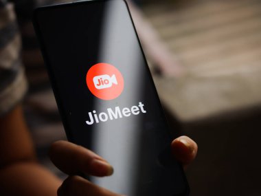Assam, Hindistan - 5 Temmuz 2020: Jiomeet bir video konferans uygulaması.
