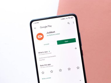 Assam, Hindistan - 5 Temmuz 2020: Jiomeet bir video konferans uygulaması.