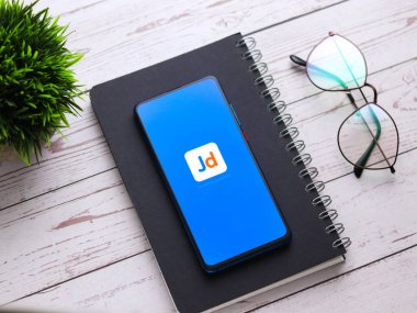 Assam, Hindistan - 22 Ağustos 2020: Telefon ekranı görüntüsünde sadece logo.