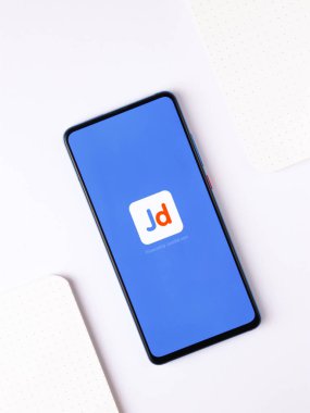 Assam, Hindistan - 22 Ağustos 2020: Telefon ekranı görüntüsünde sadece logo.