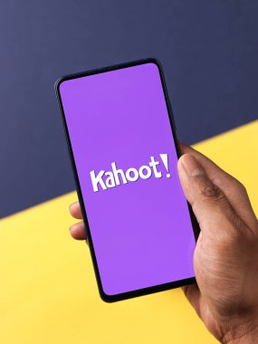 Assam, Hindistan - 19 Nisan 2021: Telefon ekranındaki logo.
