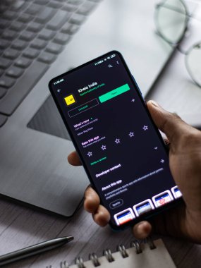 Assam, Hindistan - 31 Ocak 2021 Khelo Hindistan uygulama logosu telefon ekranı görüntüsü.