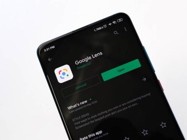 Assam, Hindistan - 25 Haziran 2020: Nesneleri ve metinleri tanımlamak için Google lensi.