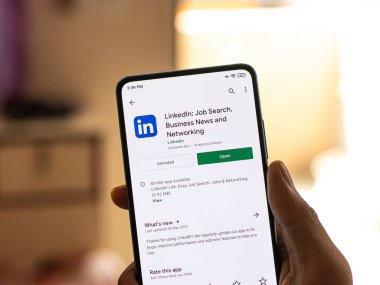 Assam, Hindistan - 10 Nisan 2021: Telefon ekranındaki logo.