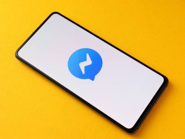 Assam, Hindistan - 5 Temmuz 2020: Facebook kuryesi ücretsiz mesaj ve görüntülü sohbet uygulaması.