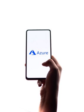 Batı Bangal, Hindistan - 11 Kasım 2021: Telefon ekranında Microsoft Azure logosu.
