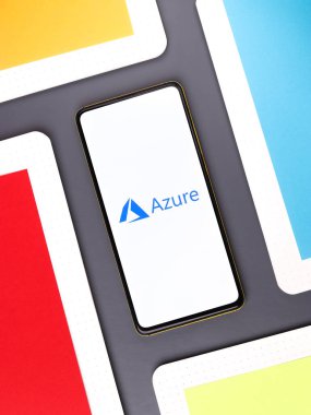 Batı Bangal, Hindistan - 11 Kasım 2021: Telefon ekranında Microsoft Azure logosu.