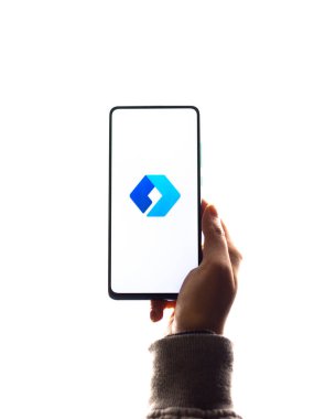 Assam, Hindistan - 31 Ocak 2021: Telefon ekranında Microsoft Launcher logosu.