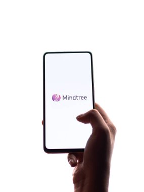 Batı Bangal, Hindistan - 09 Ekim 2021: Telefon ekranında Mindtree logosu.