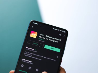 Assam, Hindistan - 22 Ağustos 2020: MOJO uygulaması bir Instagram hikayesi.