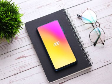Assam, Hindistan - 22 Ağustos 2020: MOJO uygulaması bir Instagram hikayesi.
