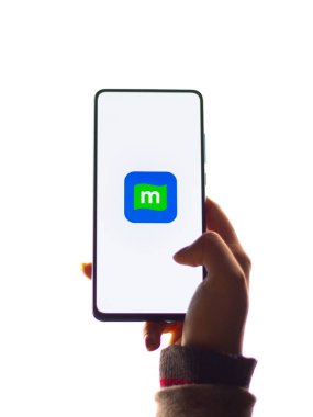 Assam, Hindistan - 15 Ocak 2020: Telefon ekranı görüntüsünde para kontrol logosu.