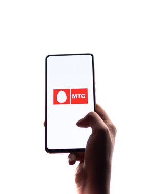 Assam, Hindistan - 15 Kasım 2020: Telefon ekranında MTS logosu.