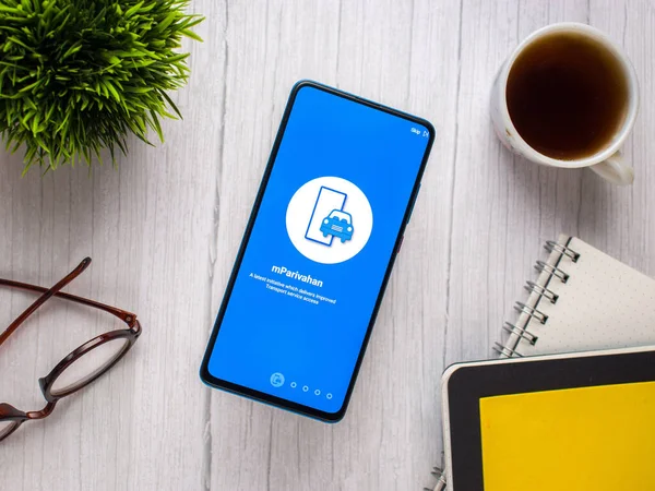 Assam, Hindistan - 23 Mayıs 2020: Hindistan ulaşım yetkisi için Mparivahan uygulaması.