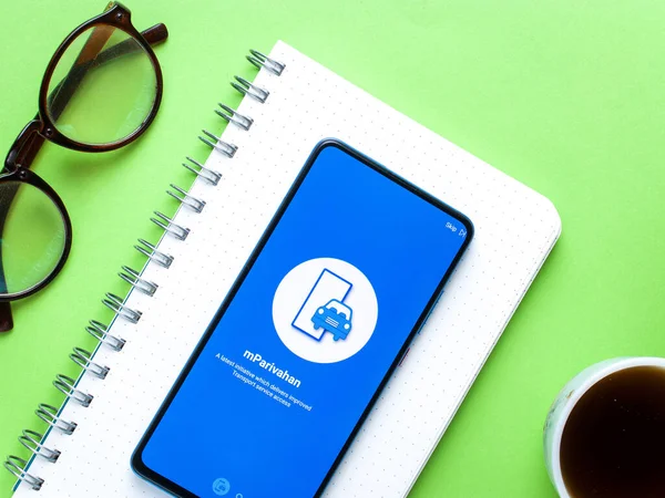 Assam, Hindistan - 23 Mayıs 2020: Hindistan ulaşım yetkisi için Mparivahan uygulaması.