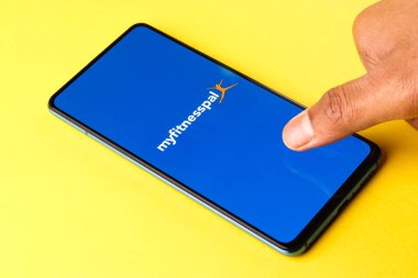 Assam, Hindistan - 10 Nisan 2021: Telefon ekranında MyFitnessPal logosu.