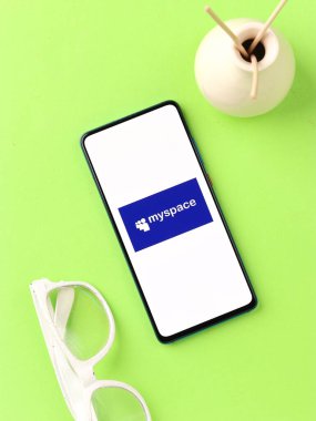 Assam, Hindistan - 10 Nisan 2021: Telefon ekranında Myspace logosu.