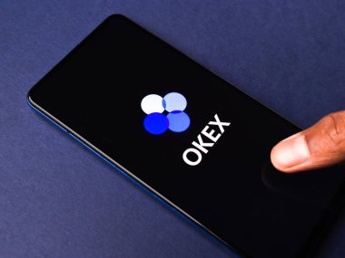 Assam, Hindistan - 10 Mart 2021 Telefon ekranı görüntüsünde logo.