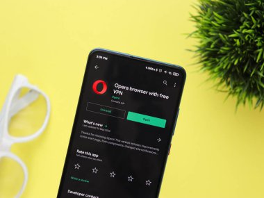 Assam, Hindistan - 9 Temmuz 2020: Ücretsiz vpn ile opera tarayıcısı.