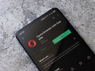 Assam, Hindistan - 9 Temmuz 2020: Ücretsiz vpn ile opera tarayıcısı.