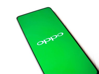 Assam, Hindistan - 15 Ocak 2020: Telefon ekranı görüntüsünde Oppo logosu.