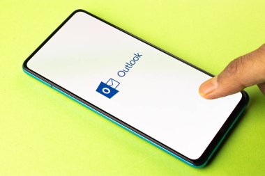 Assam, Hindistan - 19 Nisan 2021: Telefon ekranındaki görüntü logosu.