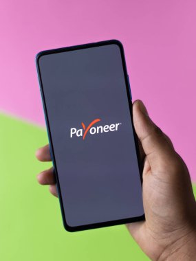 Batı Bangal, Hindistan - 28 Eylül 2021: Telefon ekranı görüntüsünde Pasioner logosu.