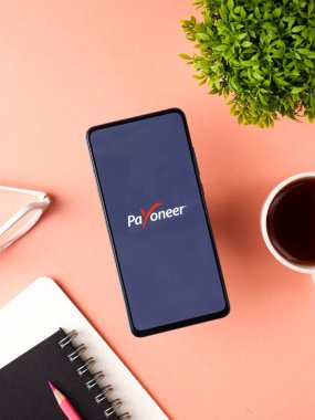 Batı Bangal, Hindistan - 28 Eylül 2021: Telefon ekranı görüntüsünde Pasioner logosu.