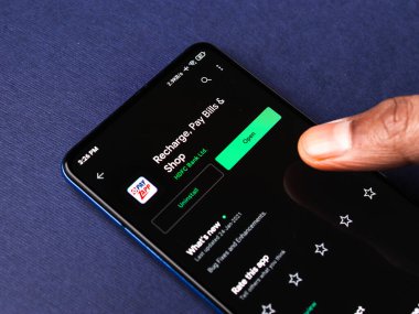 Assam, Hindistan - 10 Mart 2021: Telefon ekranında Payzapp logosu.