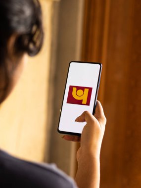 Assam, Hindistan - 22 Temmuz 2020: Punjab Ulusal Bankası bir bankacılık ve finans hizmeti bankası.