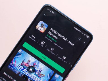Assam, Hindistan - 19 Mayıs 2021: Telefon ekranında MOBILE INDIA logosu.