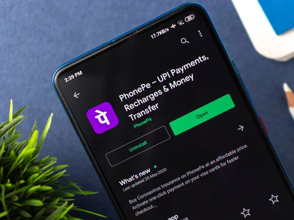 Assam, Hindistan - 23 Mayıs 2020 PhonePe - UPI ödemeleri, şarj ve transfer uygulaması. 