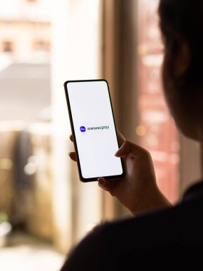 Assam, Hindistan - 12 Eylül 2020: Samsung ankesörlü telefon ekranı görüntüsü.