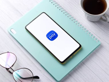 Assam, Hindistan - 12 Eylül 2020: Samsung ankesörlü telefon ekranı görüntüsü.