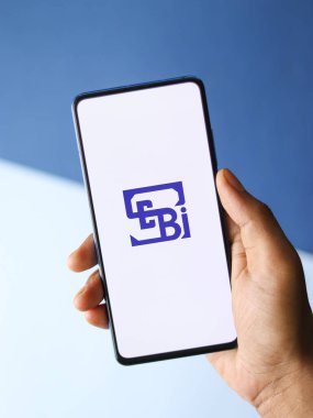 Assam, Hindistan - 27 Ağustos 2020: Telefon ekranında SEBI logosu.