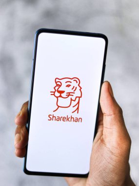 Assam, Hindistan - 4 Ağustos 2020: Sharekhan yatırım ve ticaret için elektronik ticaret platformu sunan bir simsar.